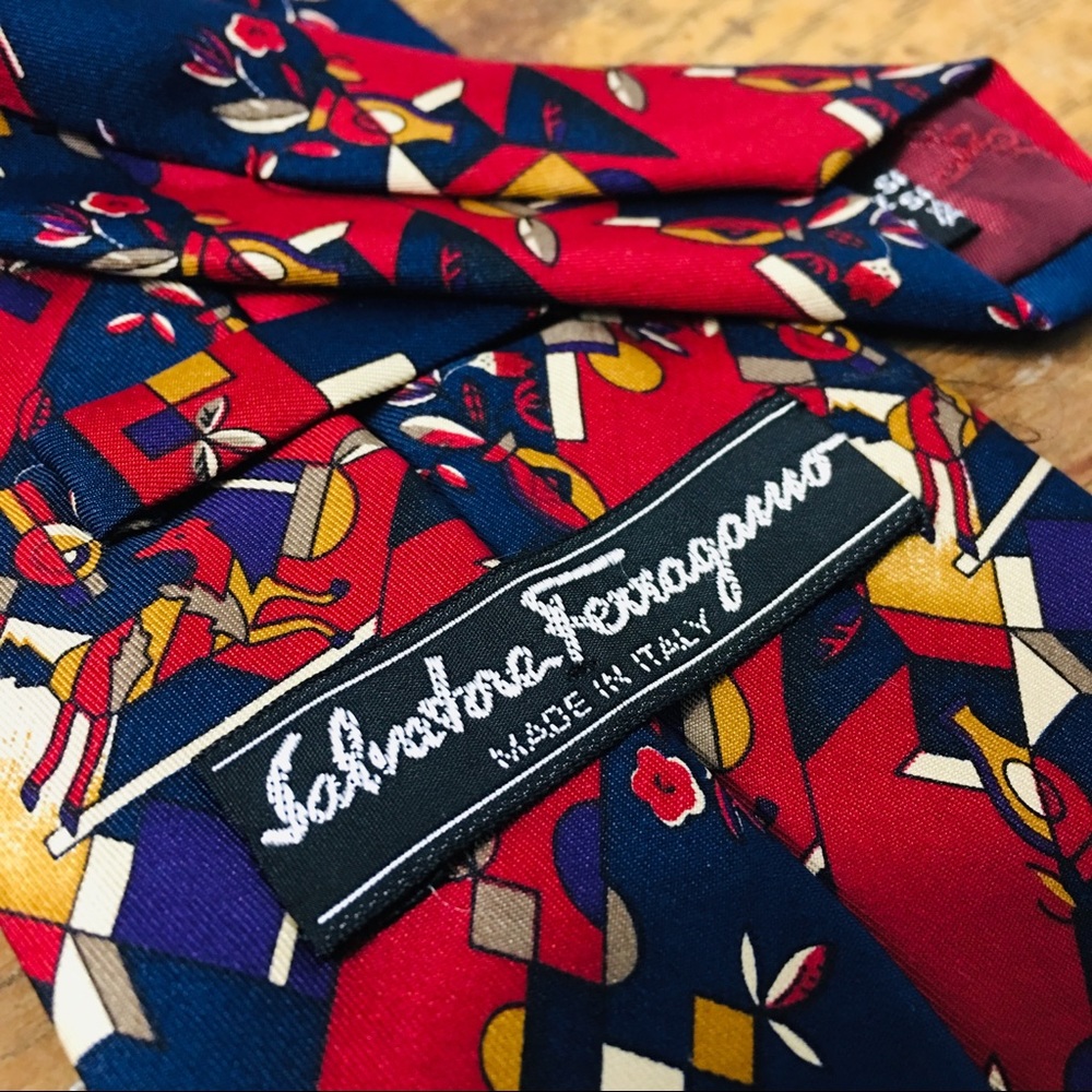 Salvatore Ferragamo Red Pattern Mens Tie